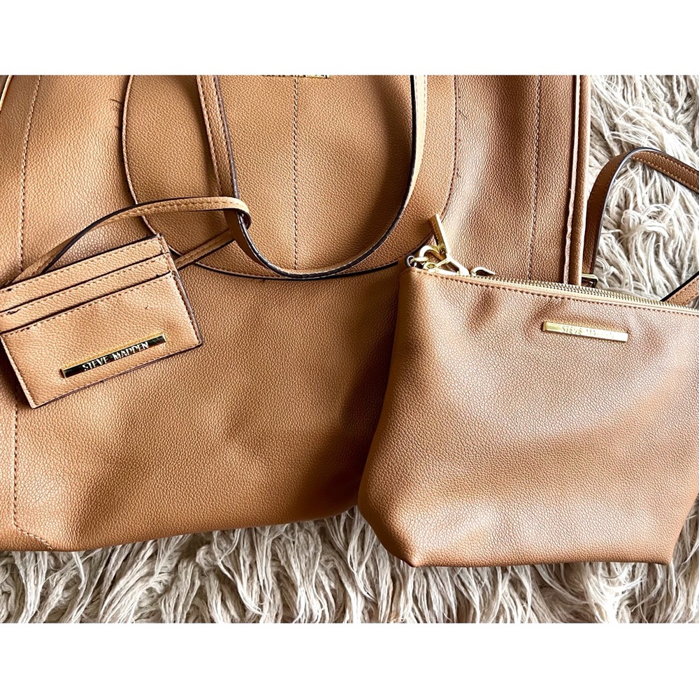 Steve Madden purse with smaller removable 2nd pouch